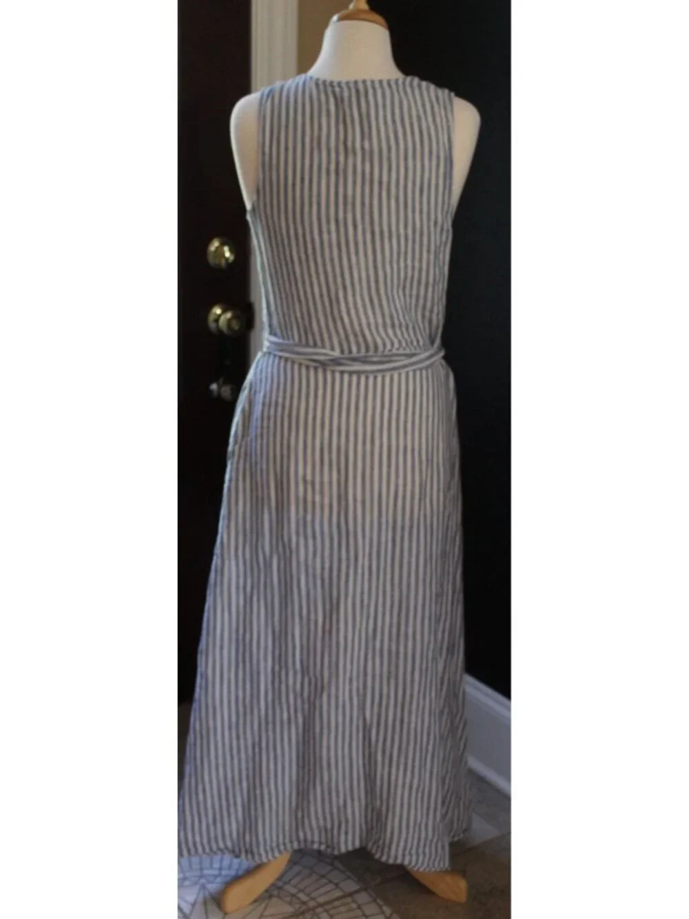 Faherty Margaux 100% Linen Blue&White Striped Sleeveless Dress Size Medium -Flaw - Picture 2 of 10